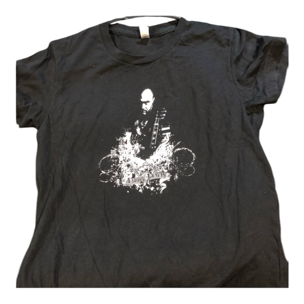 Vintage Aaron Lewis of Staind Women’s Tour Tee Shirt Size XL runs small